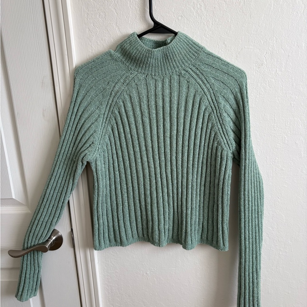 Women's Ribbed Knit Sweater - Green